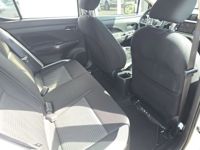 Used 2021 Nissan Versa SV FWD image 5