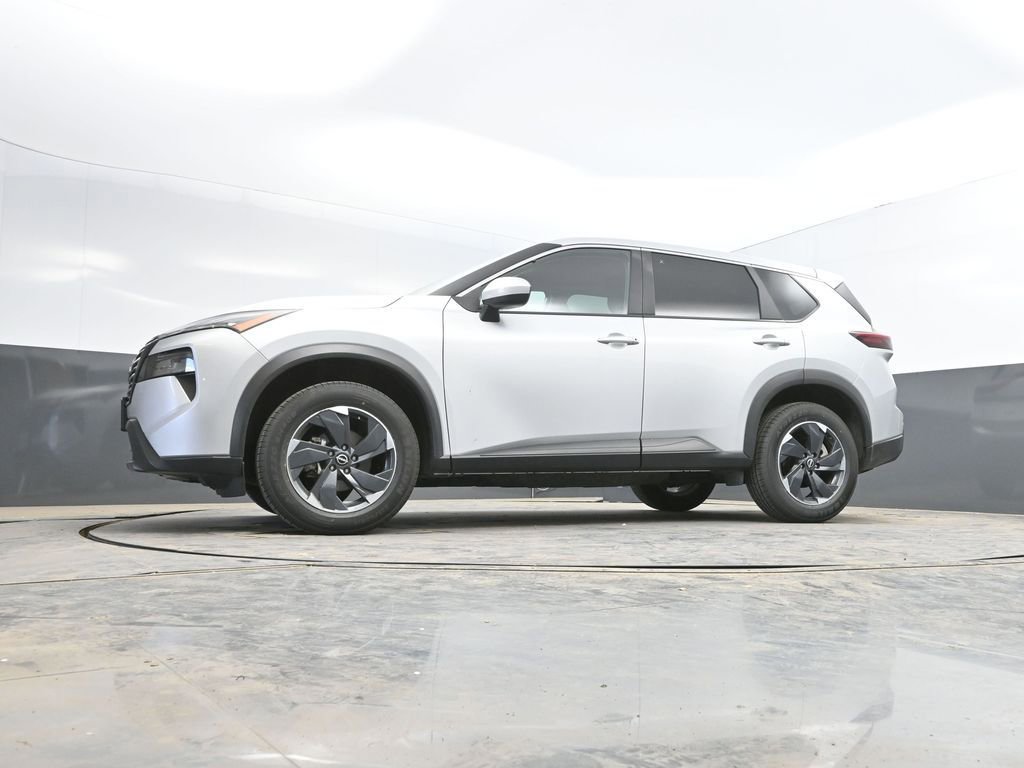 Used 2025 Nissan Rogue SV AWD/4WD image 32