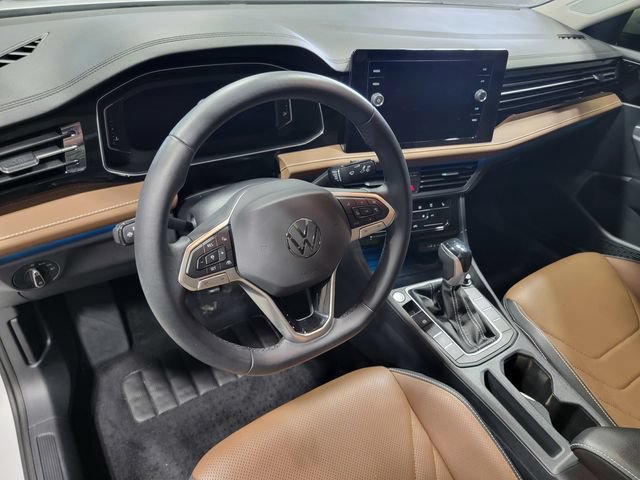 Used 2025 Volkswagen Jetta SEL FWD image 12
