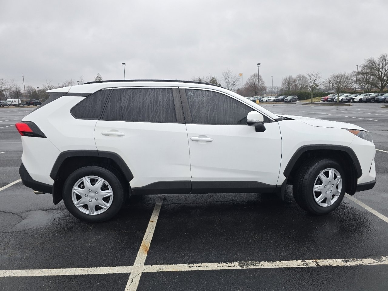 Used 2020 Toyota RAV4 LE image 18