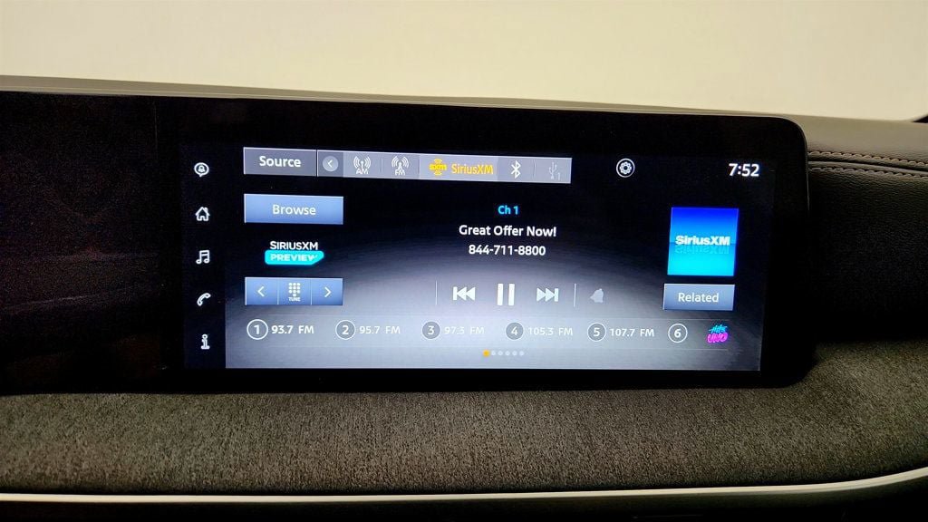Used 2025 Nissan Kicks SV FWD image 16