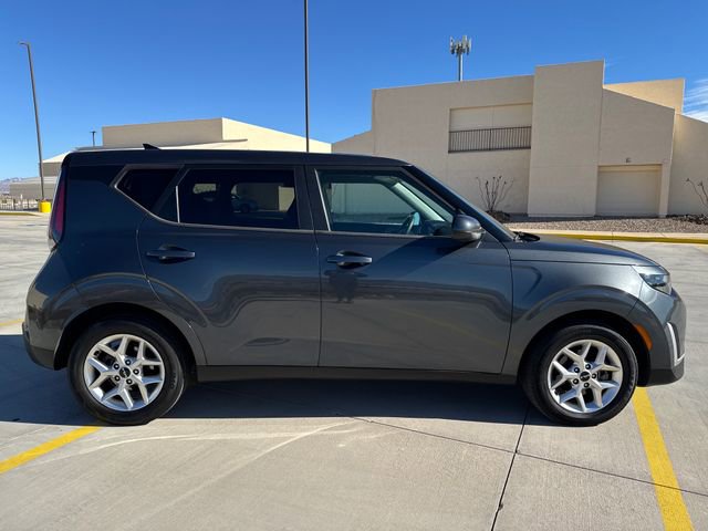Used 2023 Kia Soul LX w/ LX Technology Package FWD image 6