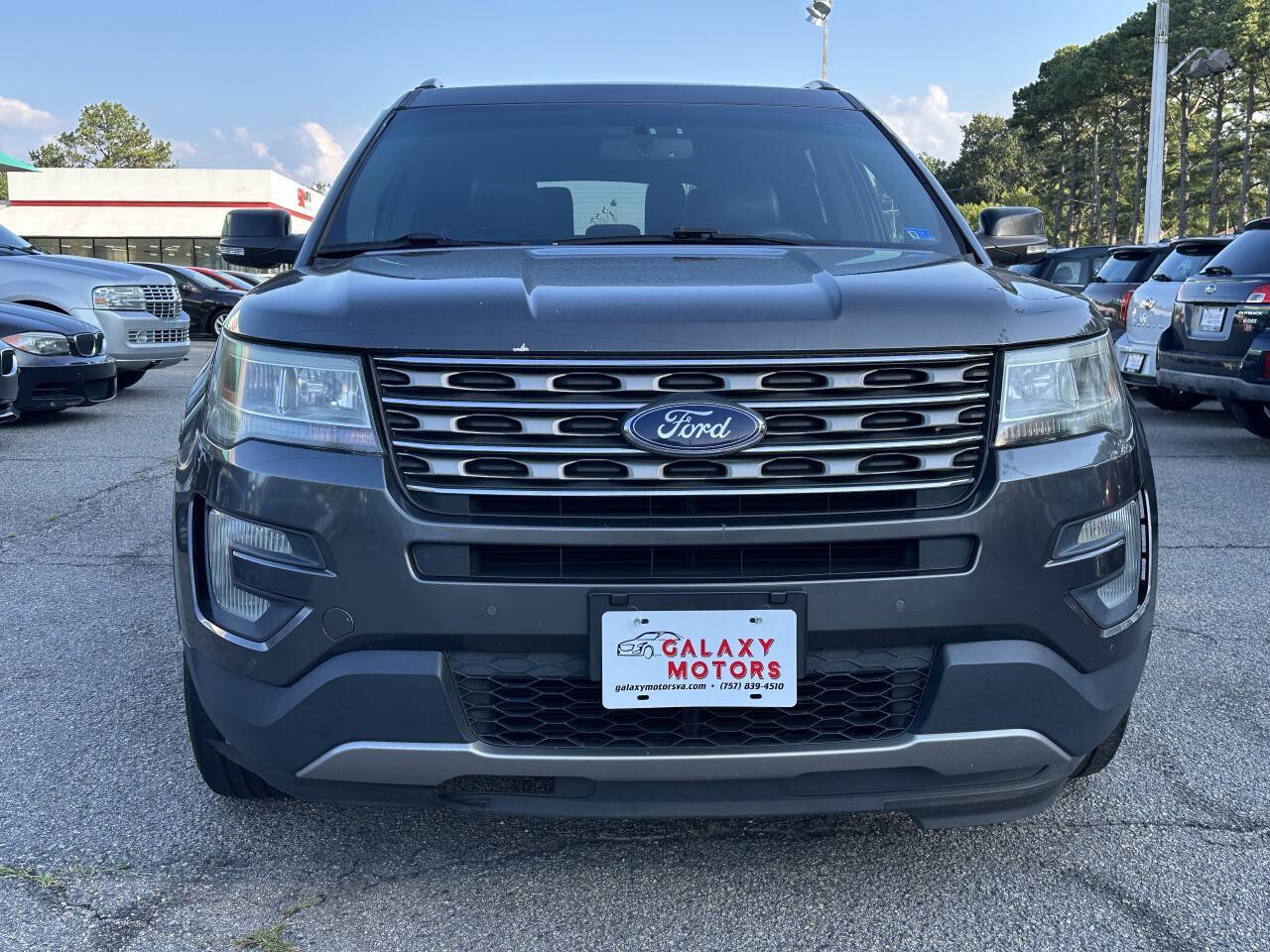 Used 2016 Ford Explorer XLT w/ Equipment Group 202A AWD/4WD image 2
