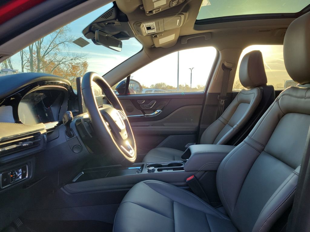 New 2026 Lincoln Corsair Premiere image 16