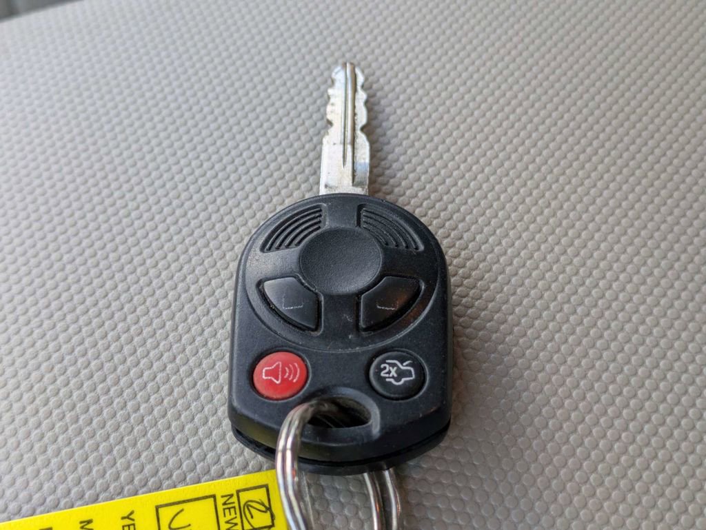 Used 2010 Ford Escape XLS image 43