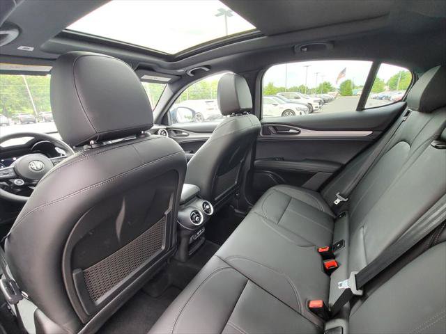 Used 2025 Alfa Romeo Stelvio Sprint AWD/4WD image 21