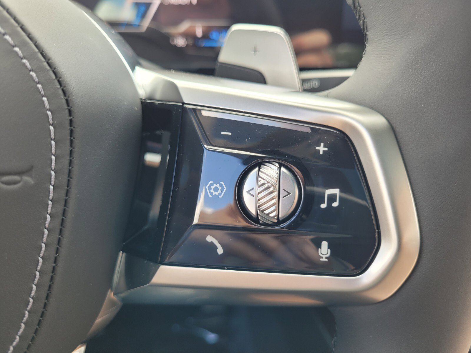 New 2026 BMW 750e xDrive w/ Executive Package image 26