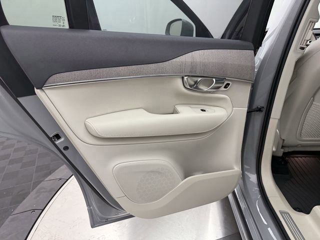 Certified 2025 Volvo XC90 B6 Plus image 23