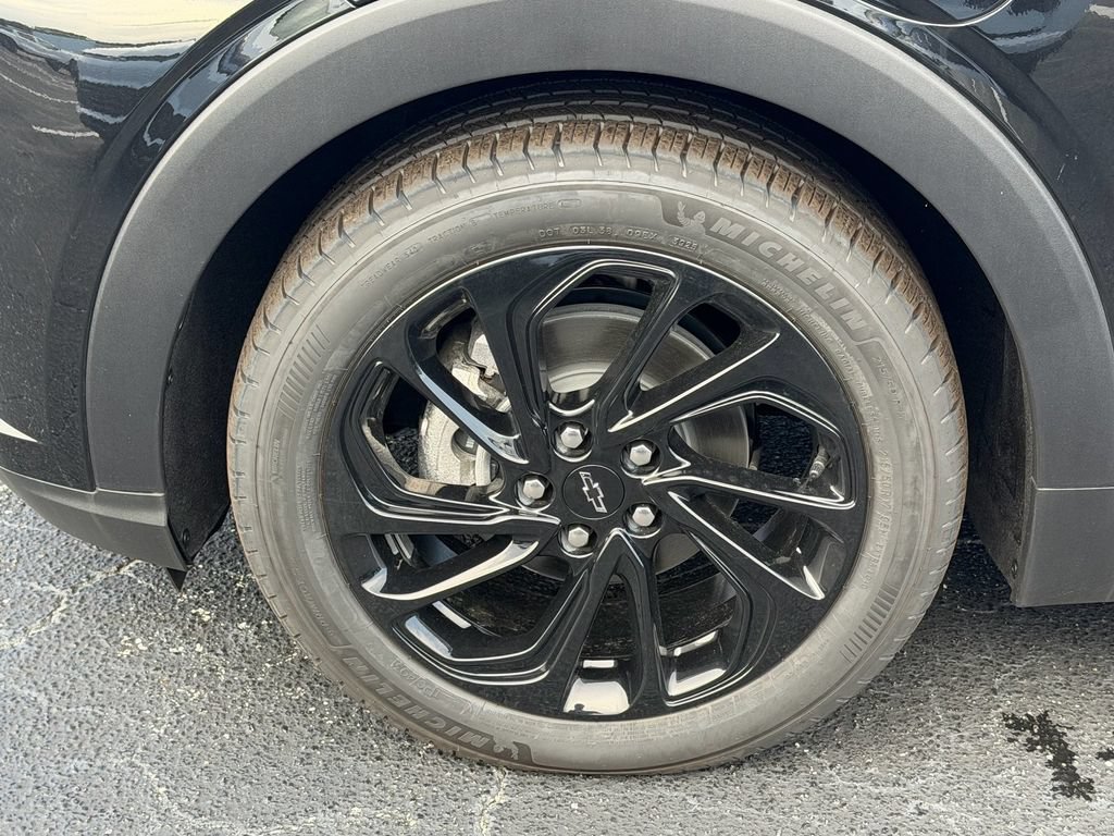 New 2027 Chevrolet Bolt RS w/ Technology Package FWD image 9