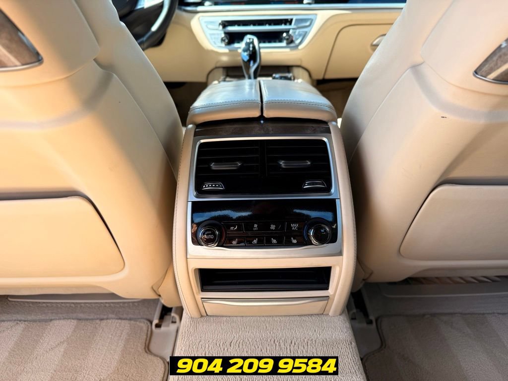 Used 2020 BMW 740i w/ Luxury Rear Seating Package RWD image 26
