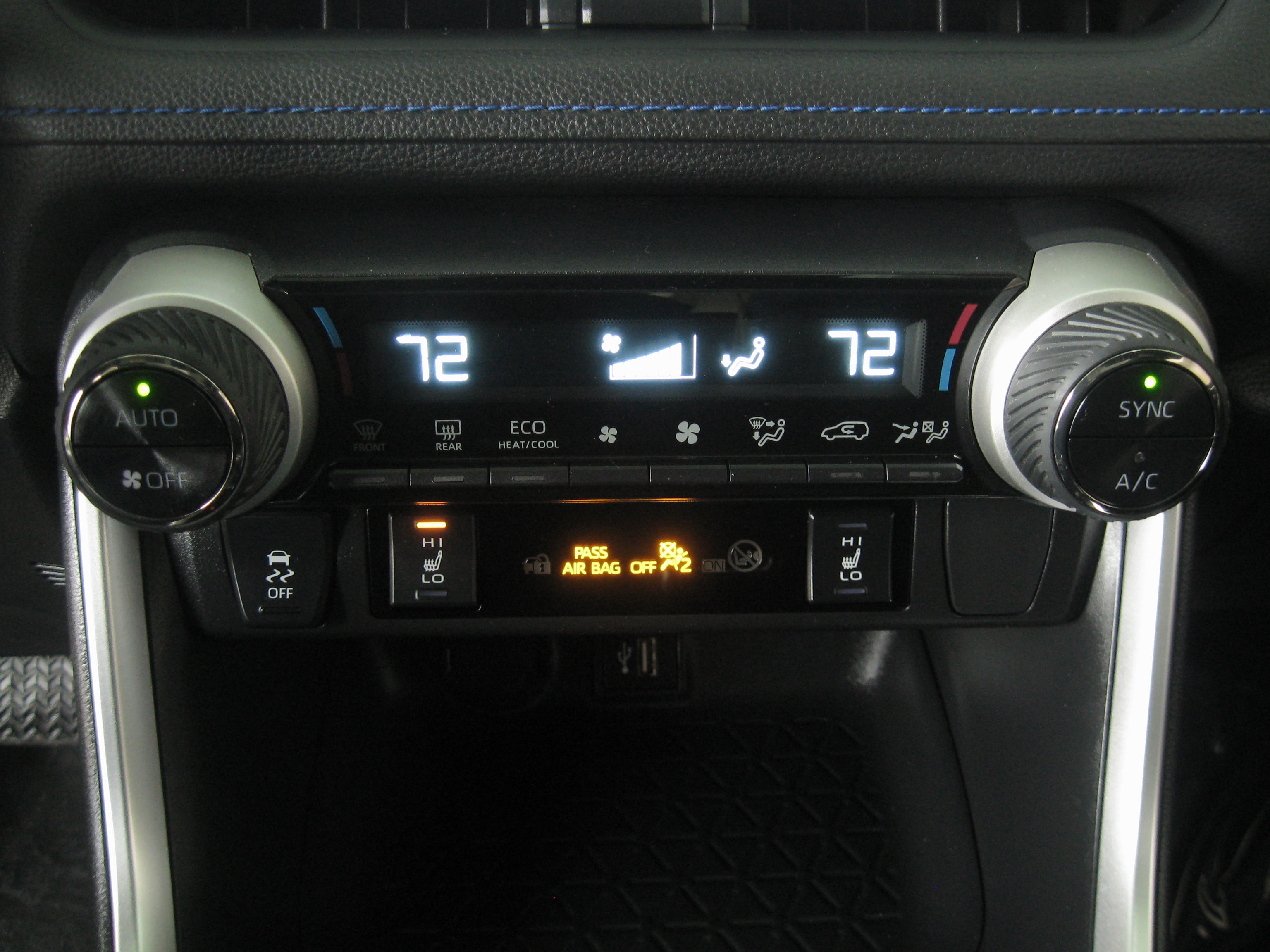 Used 2023 Toyota RAV4 SE w/ Convenience Package image 17