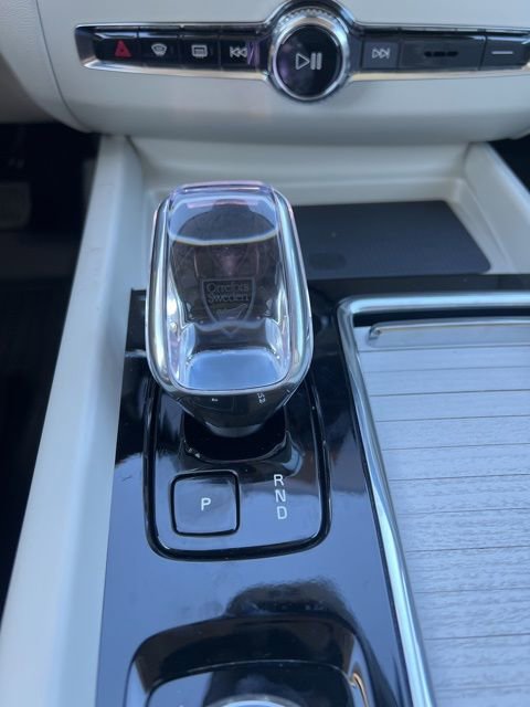 New 2026 Volvo XC60 B5 Ultra w/ Climate Package PRO image 13