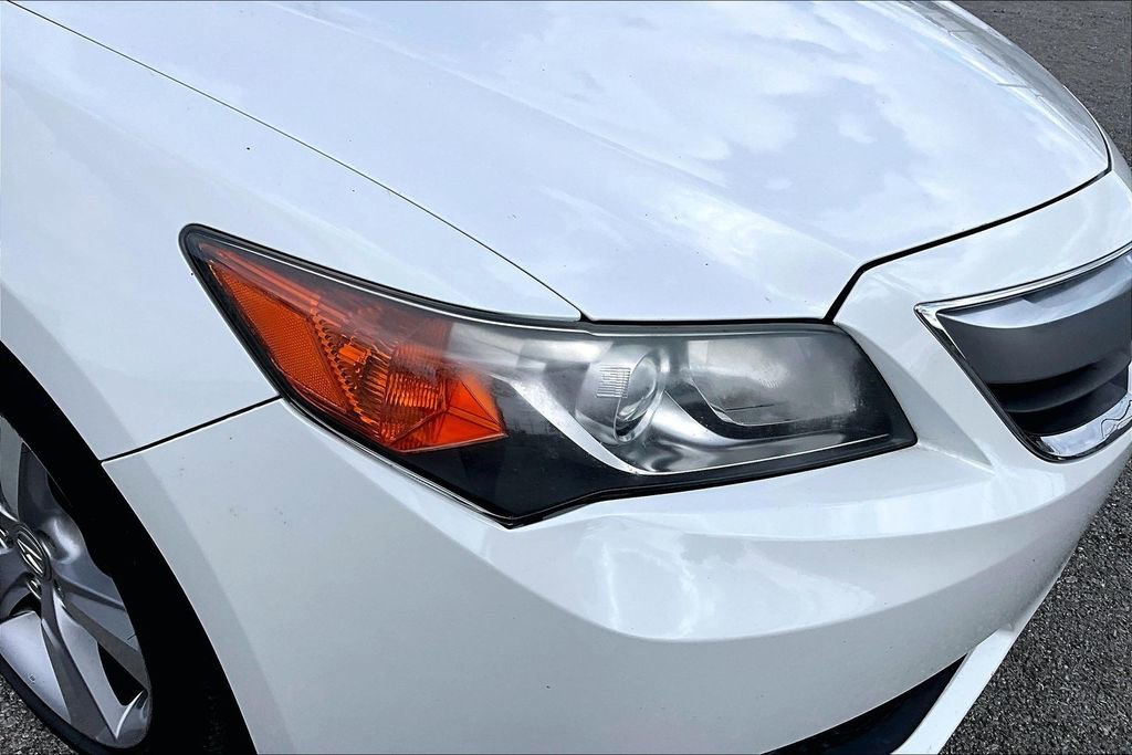 Used 2013 Acura ILX w/ Premium Package FWD image 39