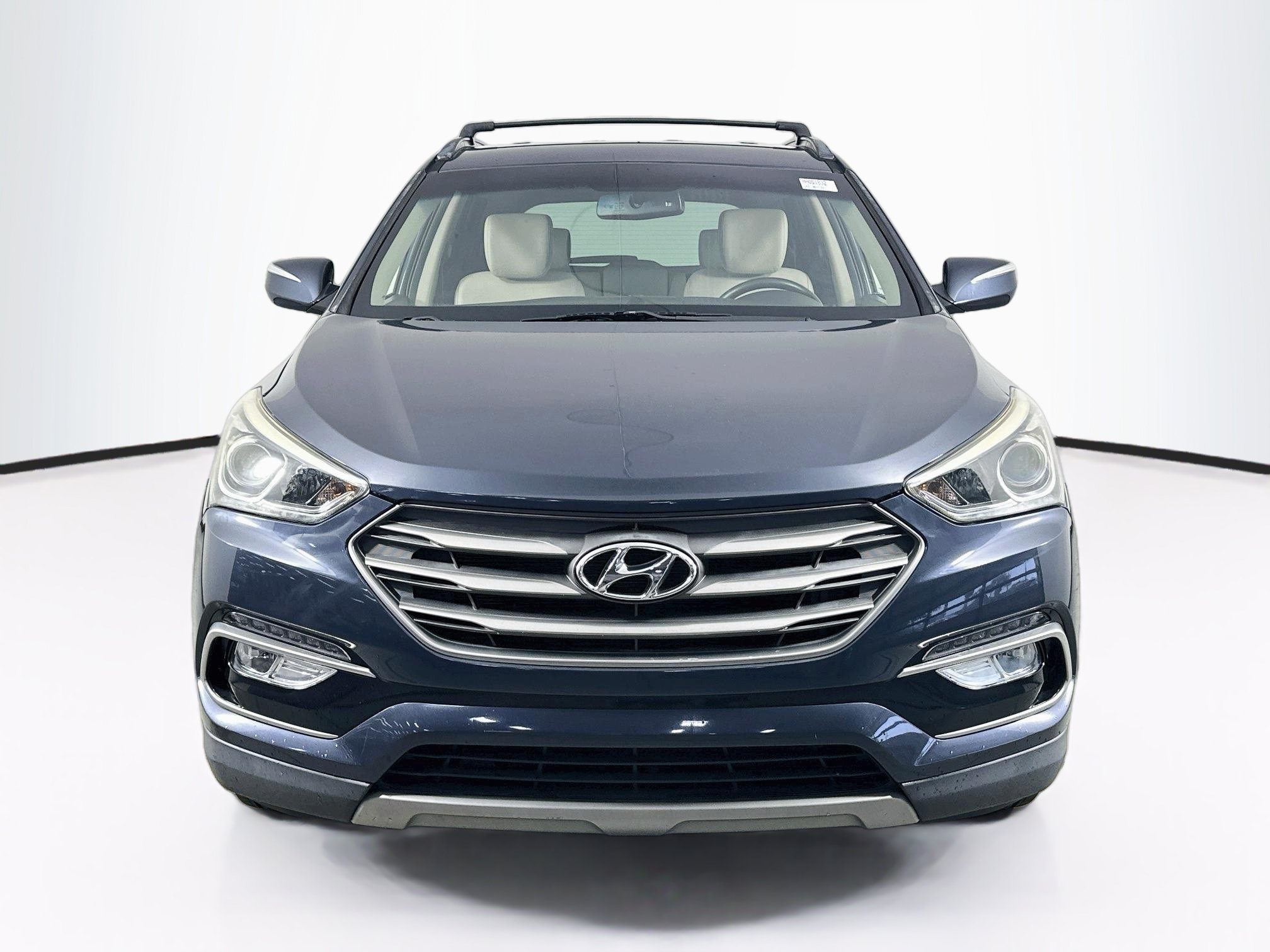 Used 2017 Hyundai Santa Fe Sport FWD image 2