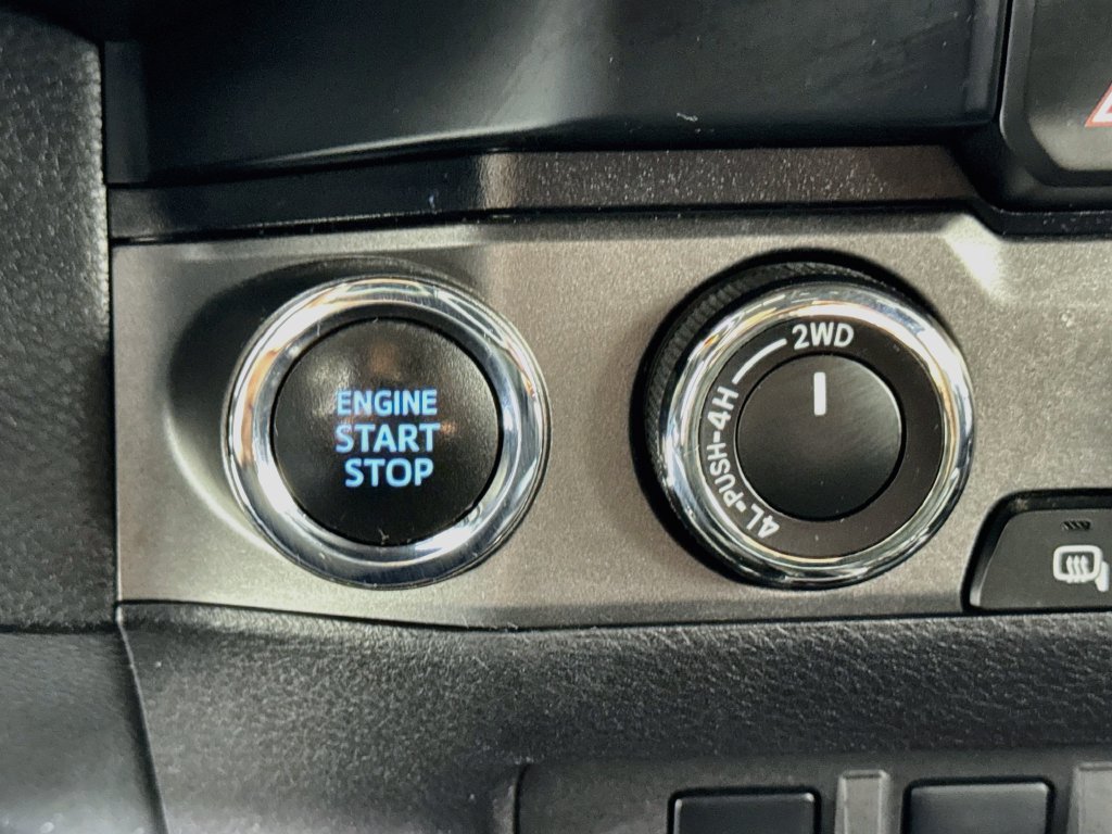 Used 2020 Toyota Tacoma TRD Off-Road w/ Technology Package AWD/4WD image 30