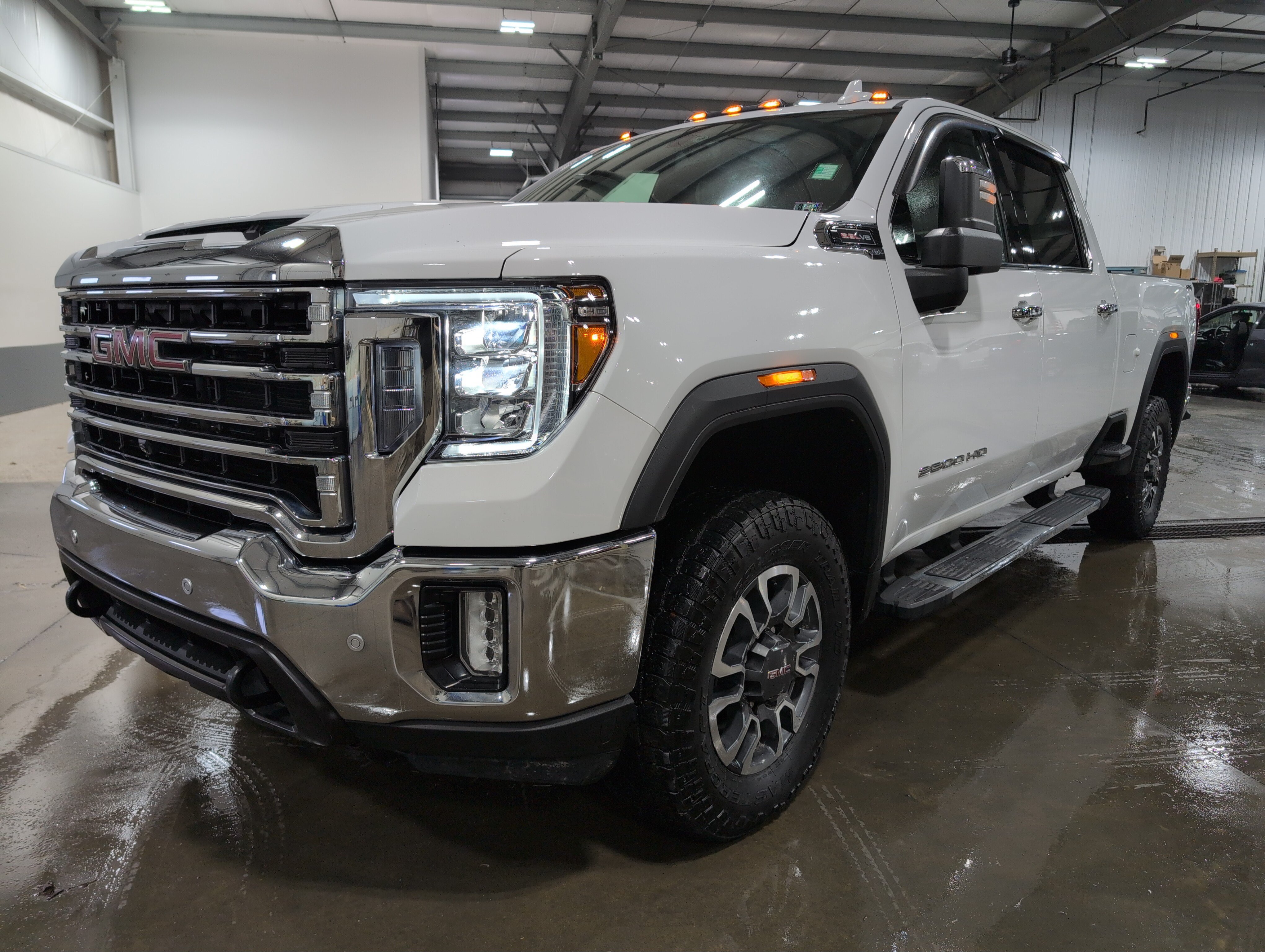 Used 2021 GMC Sierra 2500 SLT w/ SLT Premium Package AWD/4WD image 6