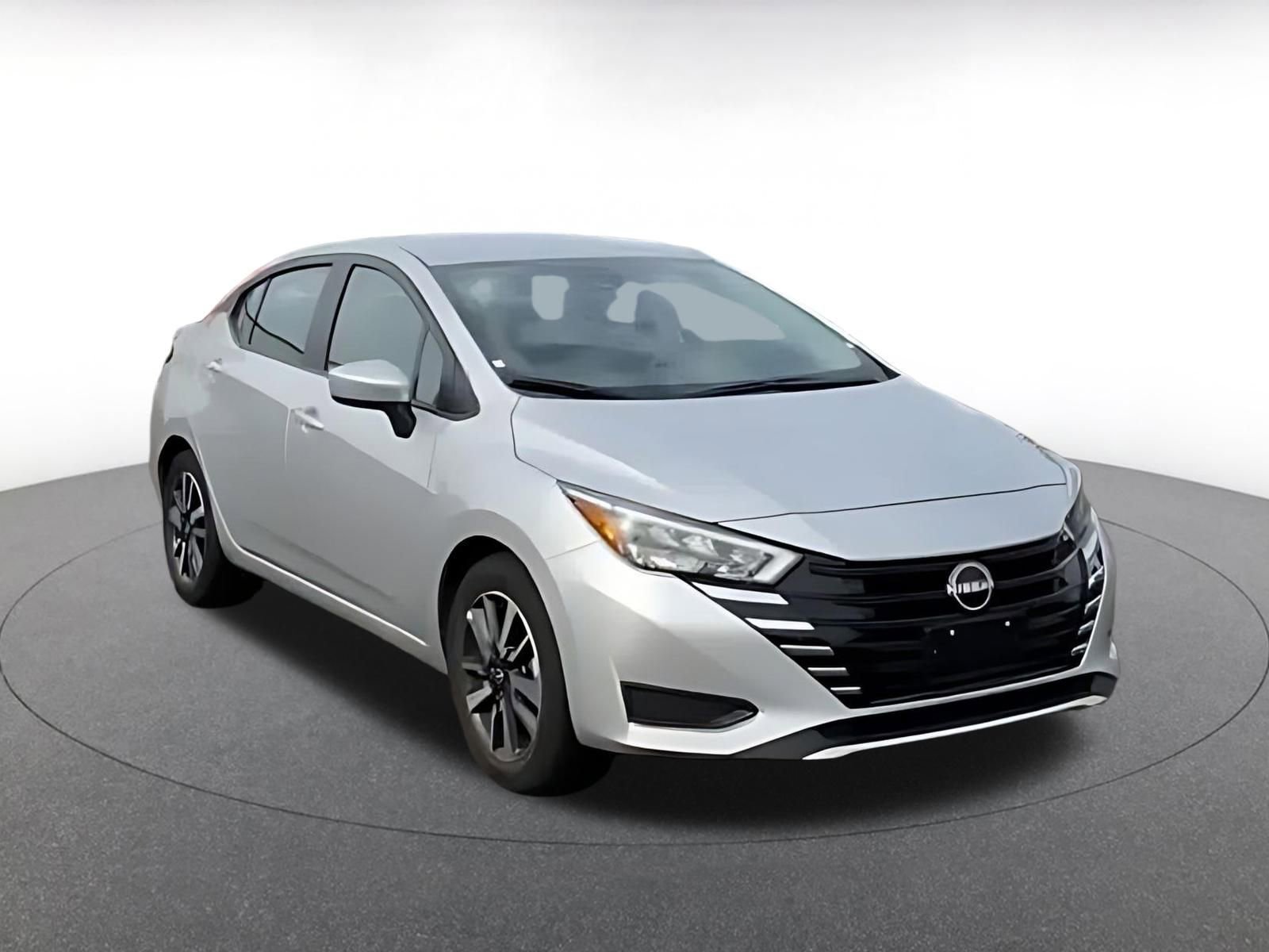 Used 2025 Nissan Versa SV FWD image 3