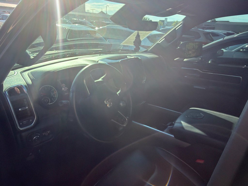 Used 2022 RAM 1500 Laramie AWD/4WD image 9