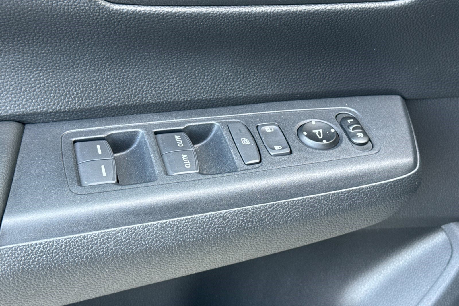 Used 2024 Honda CR-V EX image 14