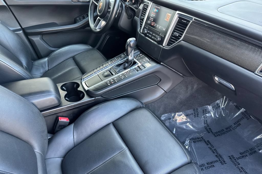Used 2018 Porsche Macan Turbo AWD/4WD image 19