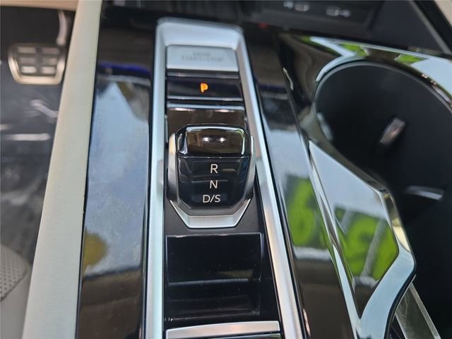 Used 2025 Volkswagen Atlas SEL Premium R-Line AWD/4WD image 25