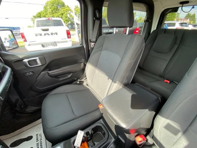 Used 2020 Jeep Wrangler Sport AWD/4WD image 13