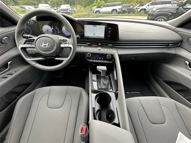 Used 2024 Hyundai Elantra SEL w/ Convenience Package image 24