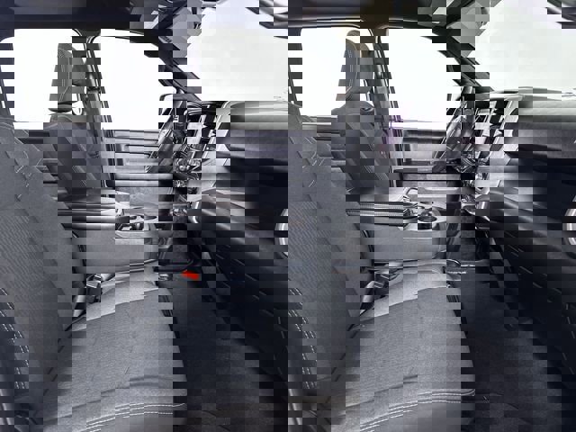 Used 2024 RAM 3500 Tradesman w/ Chrome Appearance Group image 29