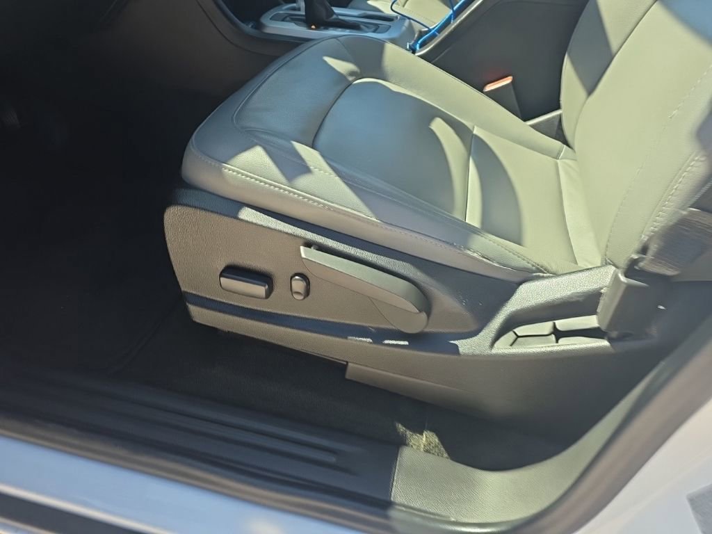 Used 2016 Chevrolet Colorado LT w/ Luxury Package, Chrome image 11