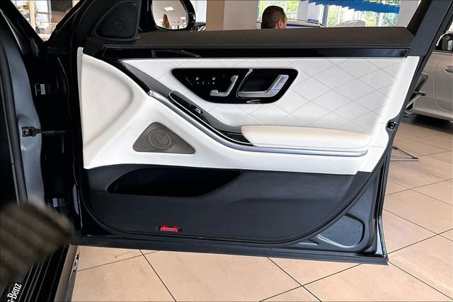 Certified 2022 Mercedes-Benz S 580 4MATIC Sedan w/ AMG Line Package image 18