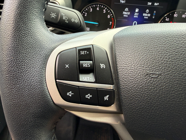 Certified 2022 Ford Explorer XLT w/ Equipment Group 202A AWD/4WD image 18
