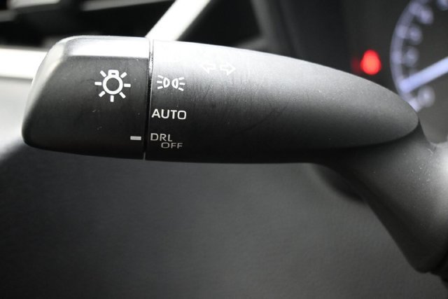 Used 2022 Toyota Corolla LE FWD image 19