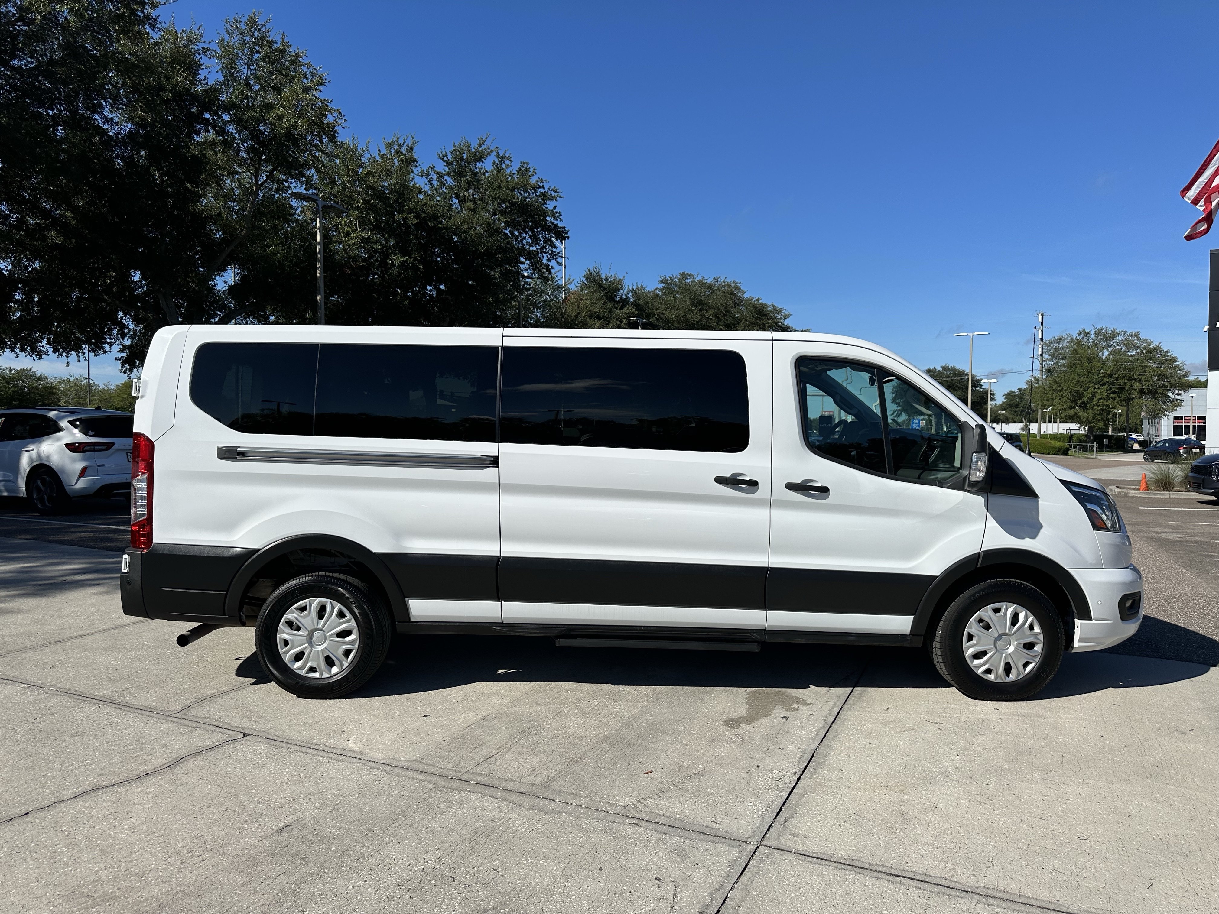 Used 2023 Ford Transit 350 XLT RWD image 5