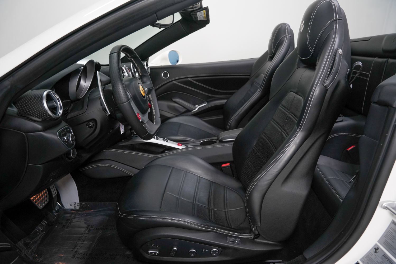 Used 2016 Ferrari California T RWD image 37
