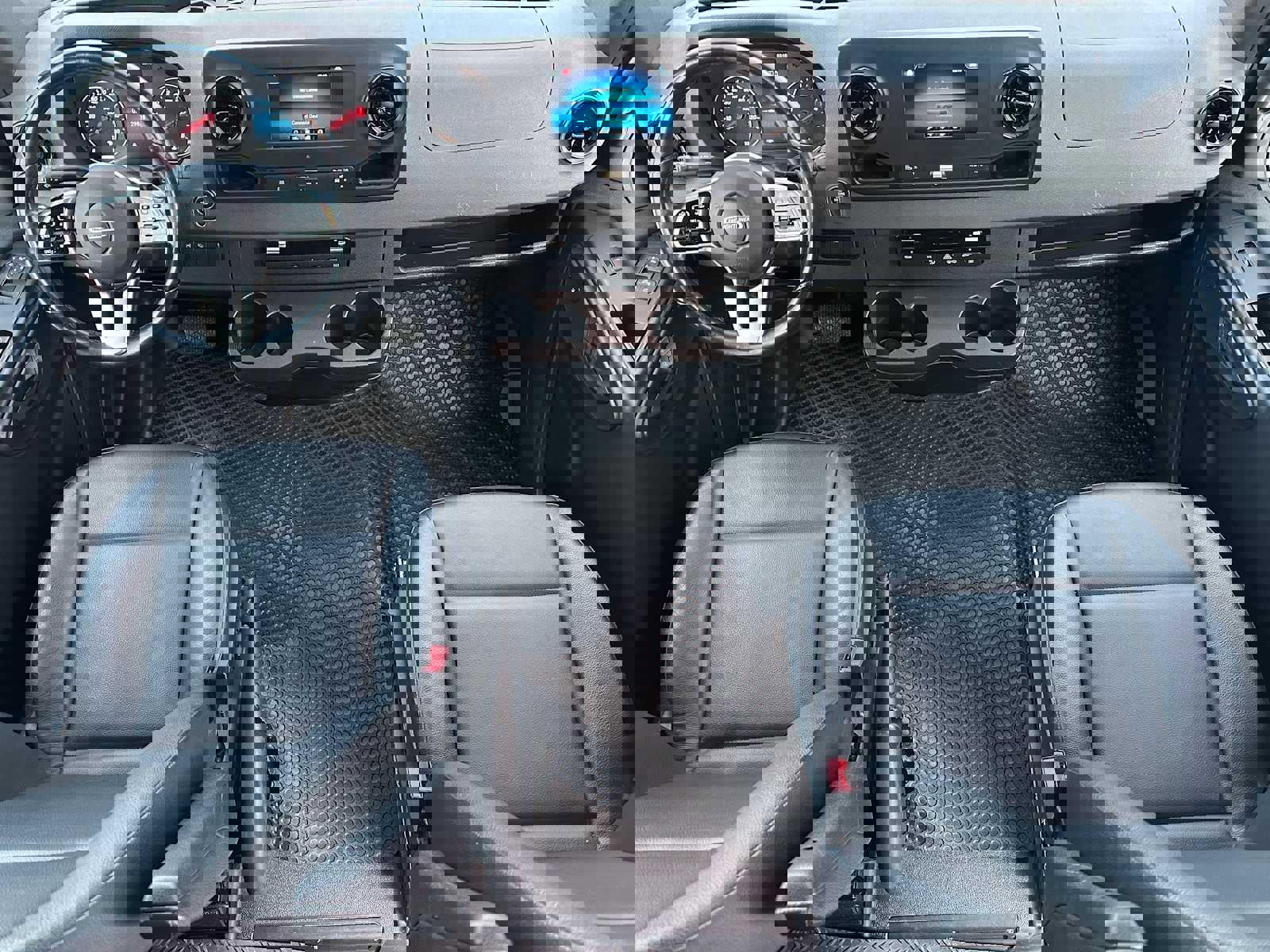 Used 2021 Freightliner Sprinter 2500 image 16