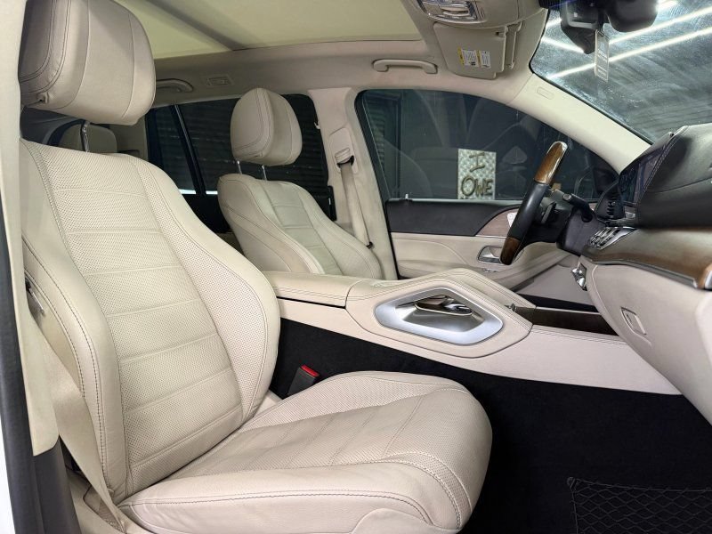 Used 2021 Mercedes-Benz GLS 580 4MATIC image 23