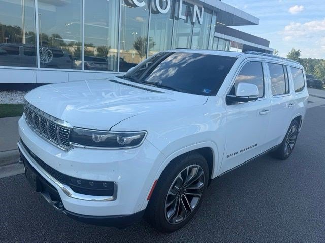 Used 2022 Jeep Grand Wagoneer Series III w/ Rear Seat Video Group 1 AWD/4WD image 2