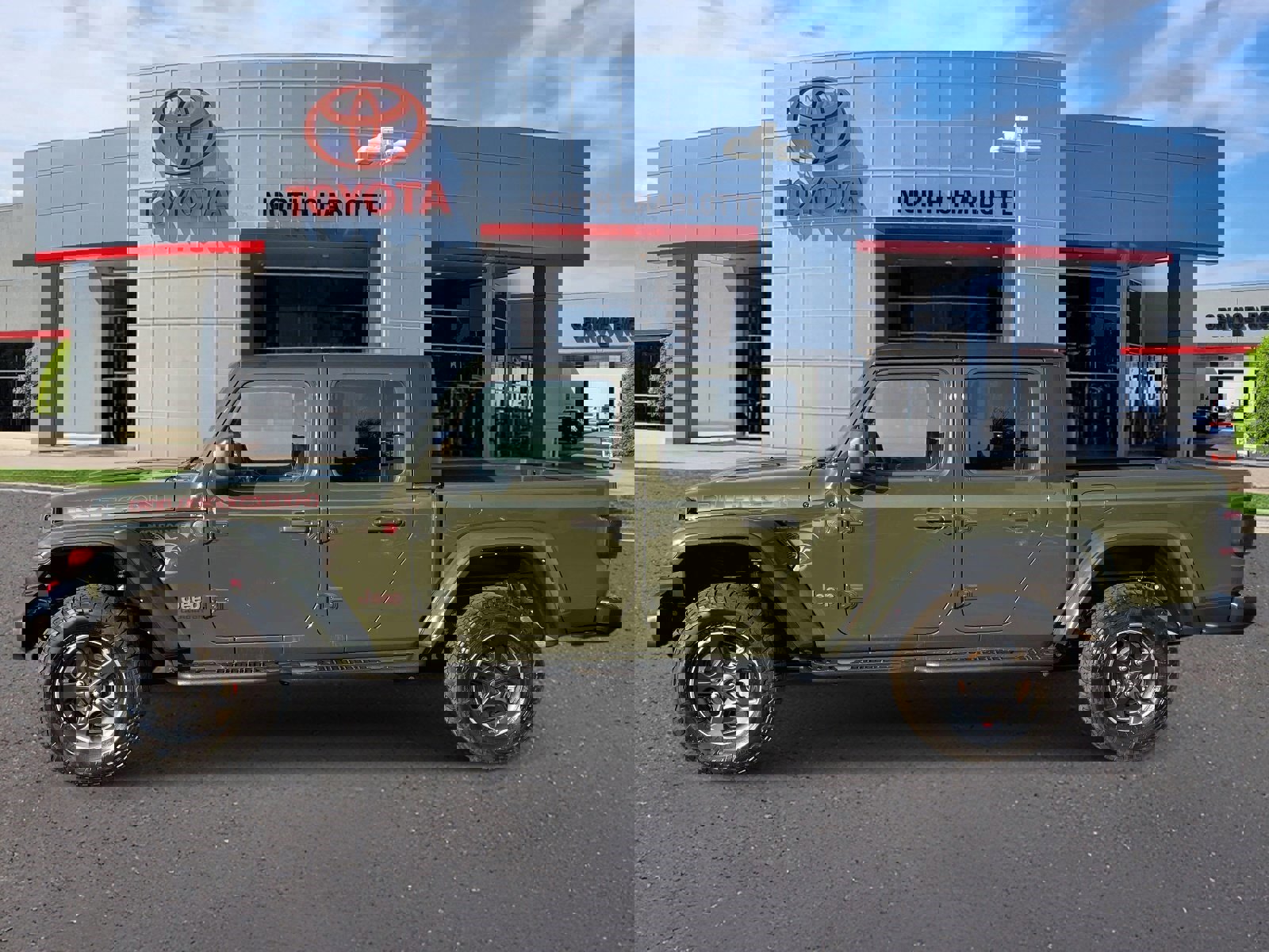 Used 2022 Jeep Gladiator Rubicon w/ LED Lighting Group AWD/4WD image 5