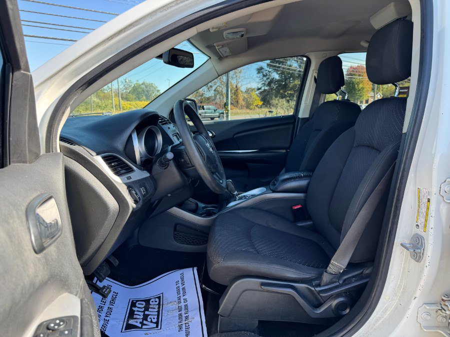 Used 2018 Dodge Journey SXT w/ Blacktop Package FWD image 15