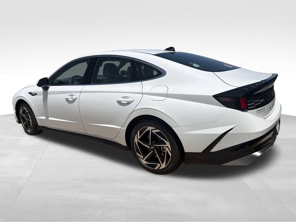 New 2026 Hyundai Sonata SEL FWD image 4