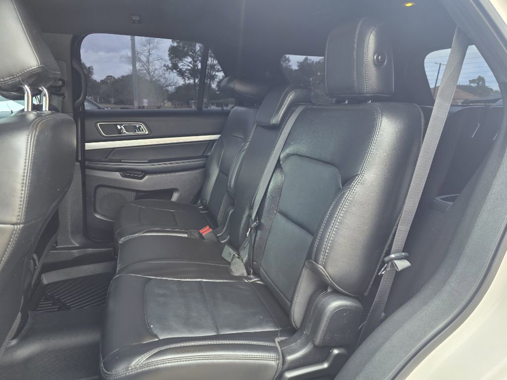 Used 2017 Ford Explorer XLT w/ Equipment Group 202A image 22