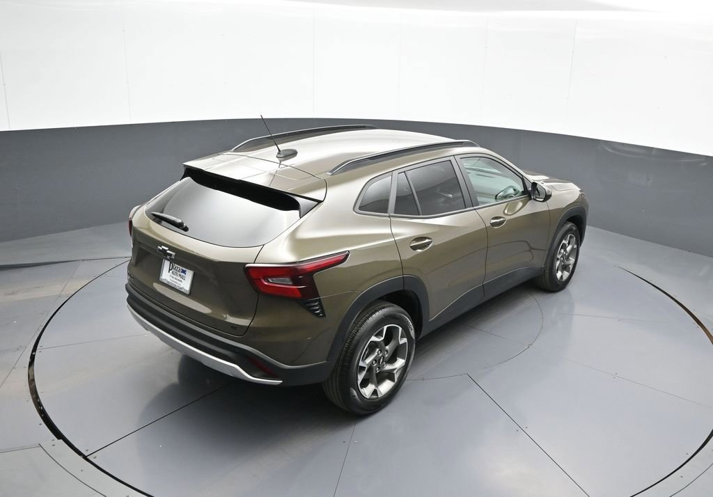 Used 2024 Chevrolet Trax LT w/ Driver Confidence Package image 36