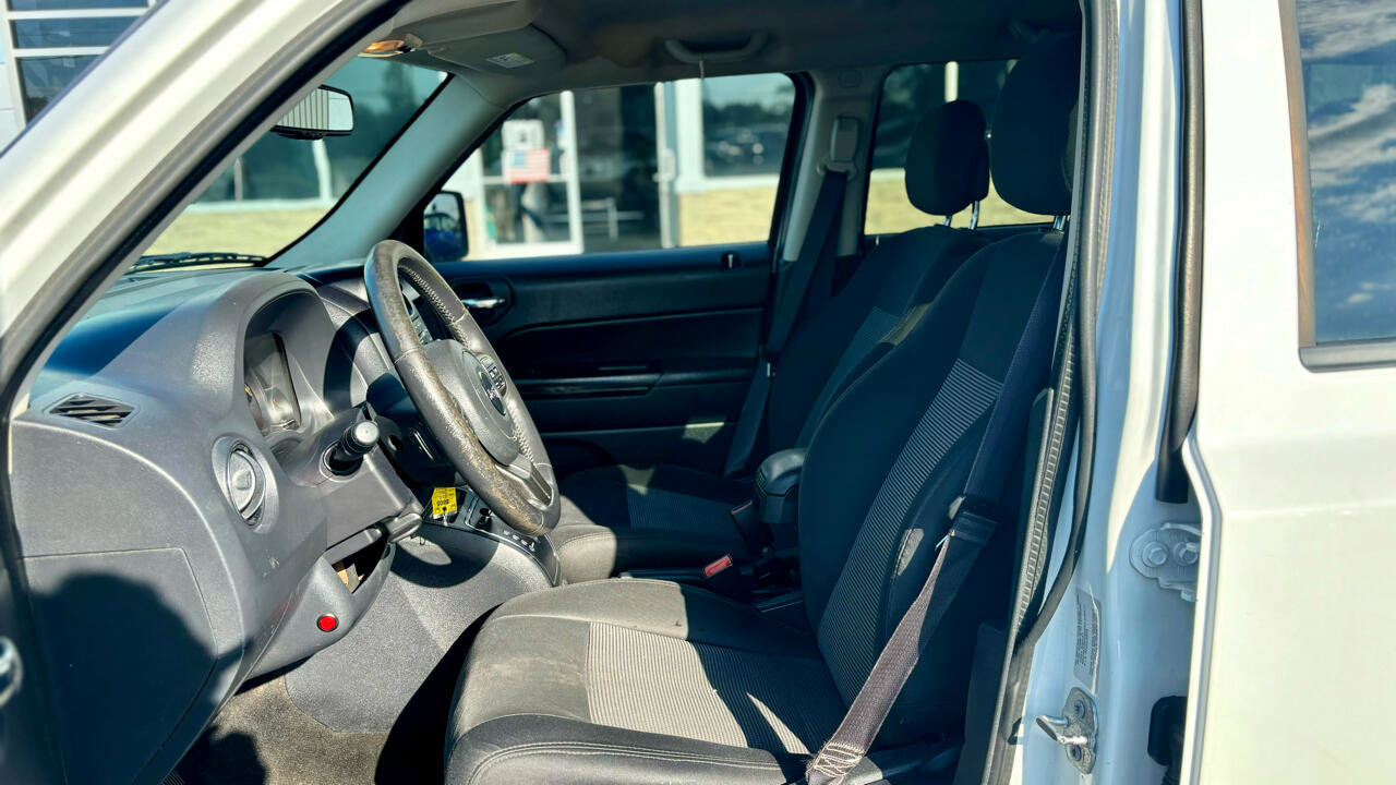 Used 2015 Jeep Patriot Latitude image 16