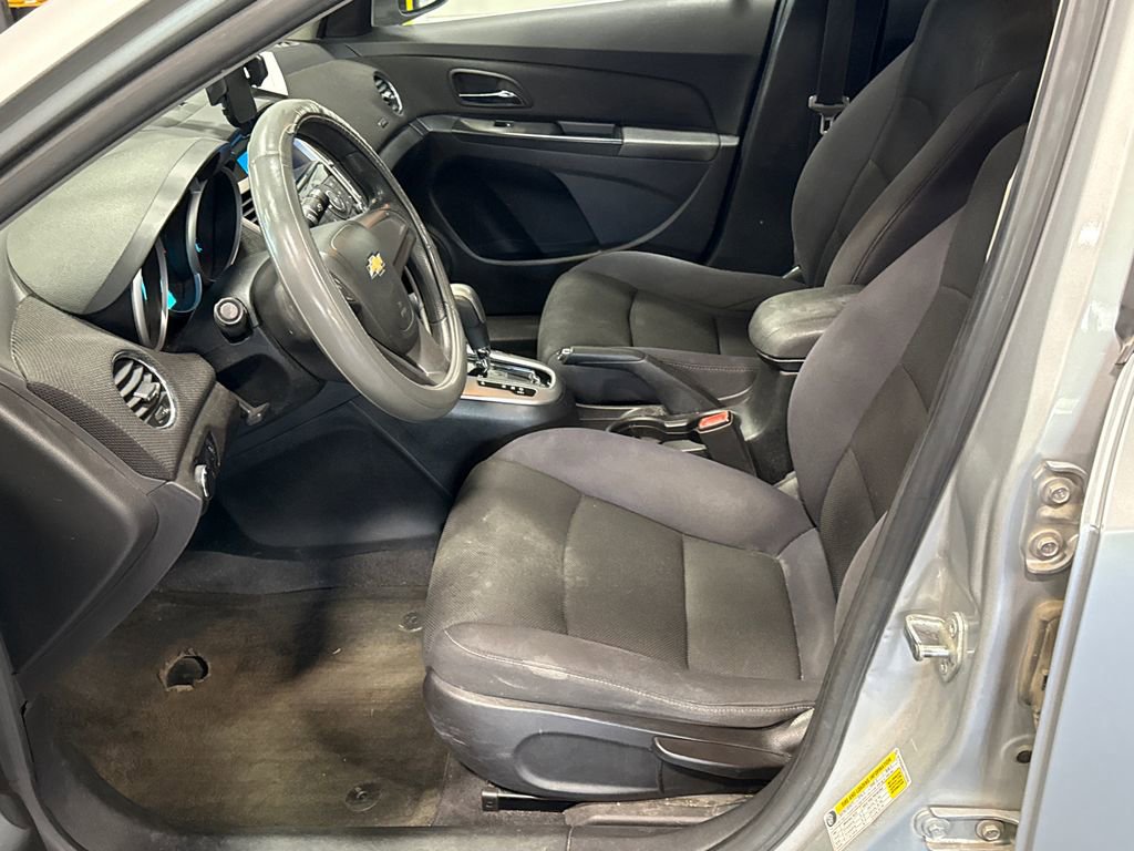 Used 2013 Chevrolet Cruze LT FWD image 7