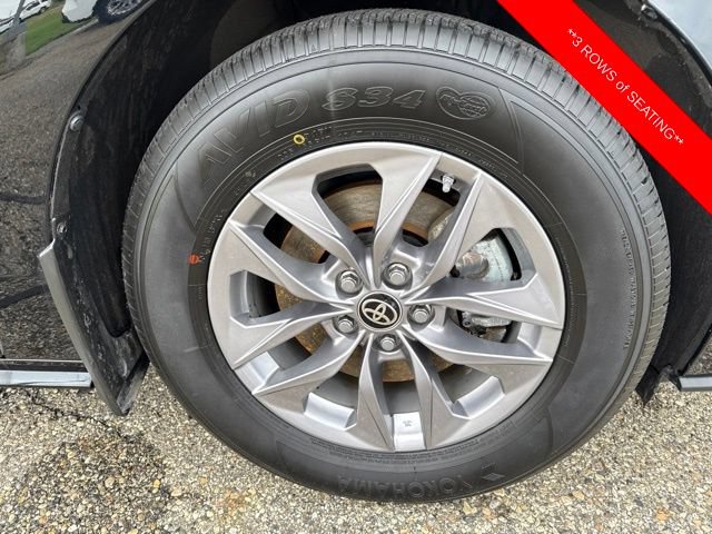 Used 2023 Toyota Sienna XLE FWD image 8