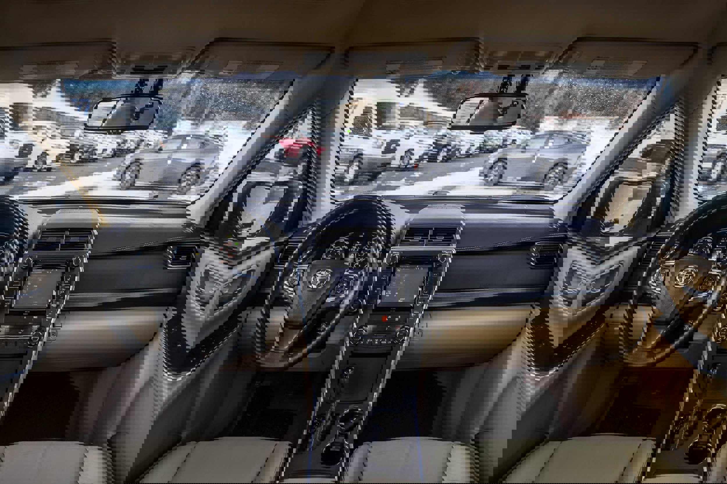 Used 2016 Toyota Camry XLE image 25