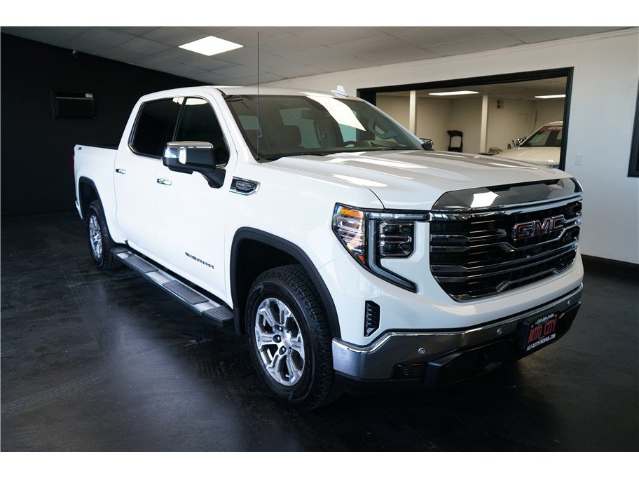 Used 2022 GMC Sierra 1500 SLT w/ SLT Premium Plus Package AWD/4WD image 9