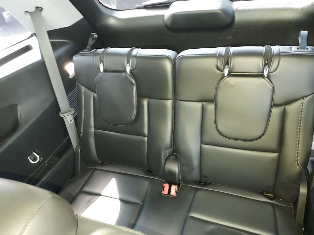 Used 2024 Ford Explorer XLT w/ Equipment Group 202A RWD image 23