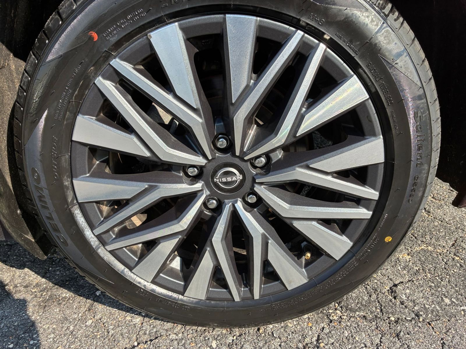 Used 2025 Nissan Altima 2.5 SV FWD image 24