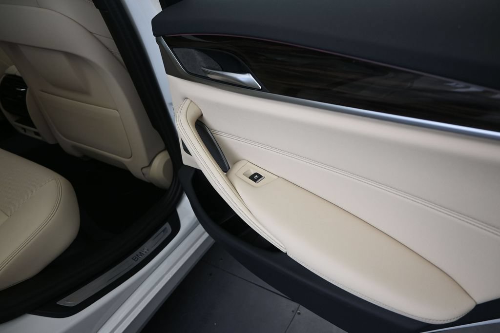 Certified 2023 BMW 530i w/ Premium Package RWD image 16